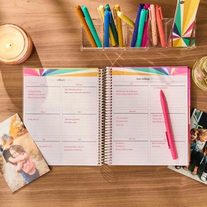 Family planning checklist for evaluating school schedules and childcare arrangements
